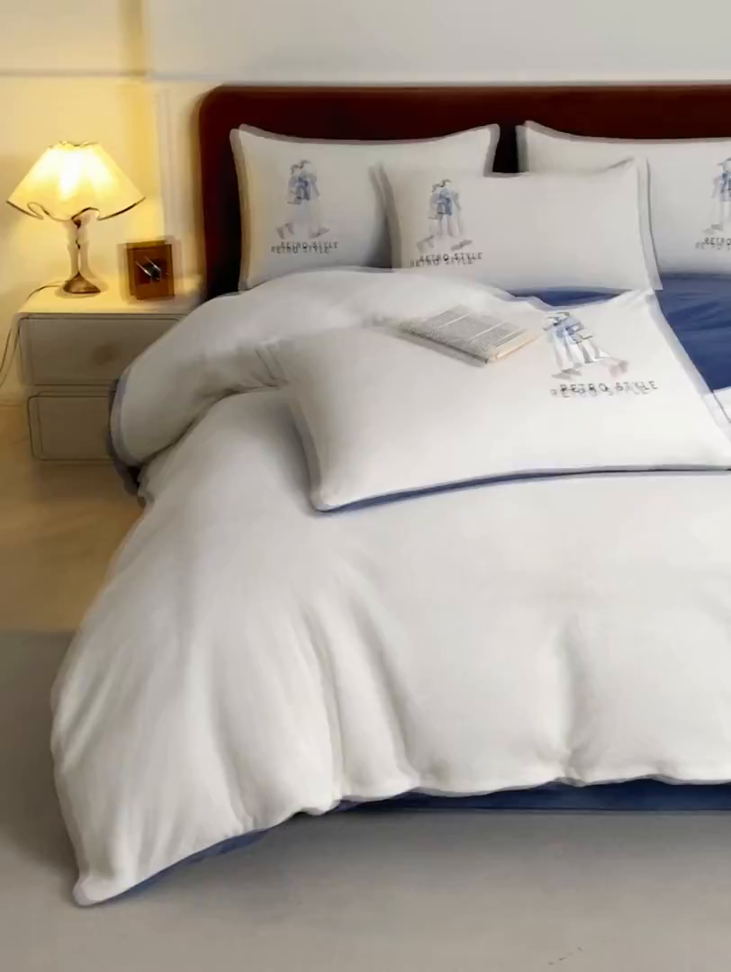 91家纺网 家纺一手货源 找家纺 ONE TWO ONE 121 新品【牛奶绒刺绣四件套】2025毛毯被子四件套单件床单被套床笠珊瑚绒牛奶绒冬被法兰绒兔毛绒 baby-雾兰