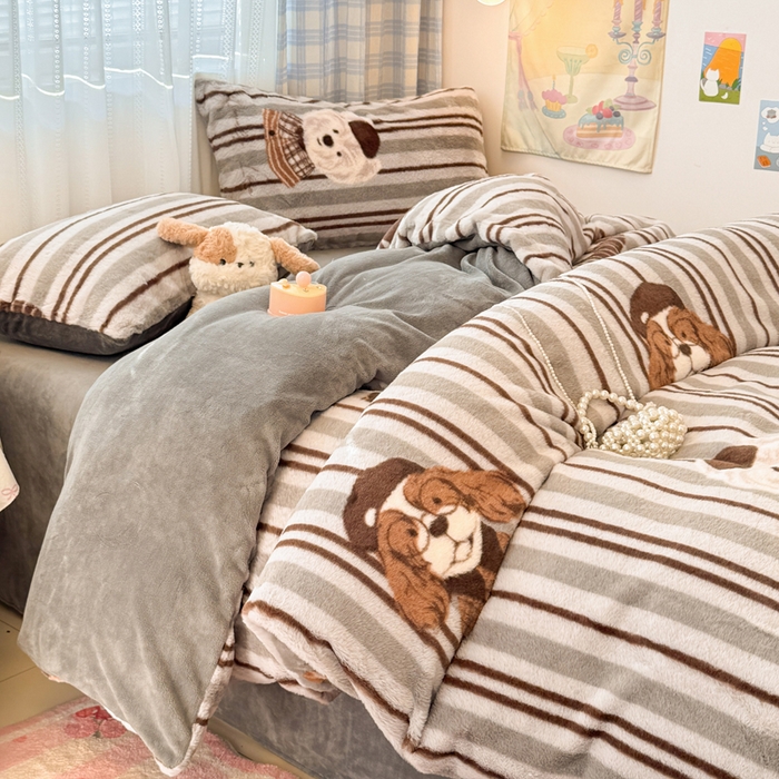 91家纺网 家纺一手货源 找家纺 雅居纺家纺 2025新款保暖舒适兔绒印花四件套 博士狗