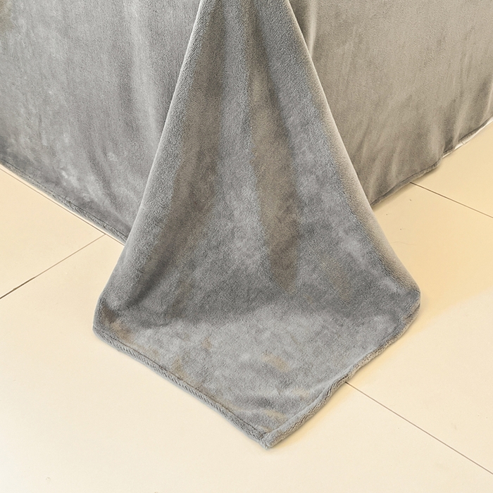 91家纺网 家纺一手货源 找家纺 雅居纺家纺 2025新款保暖舒适兔绒印花四件套 黑色爱心格