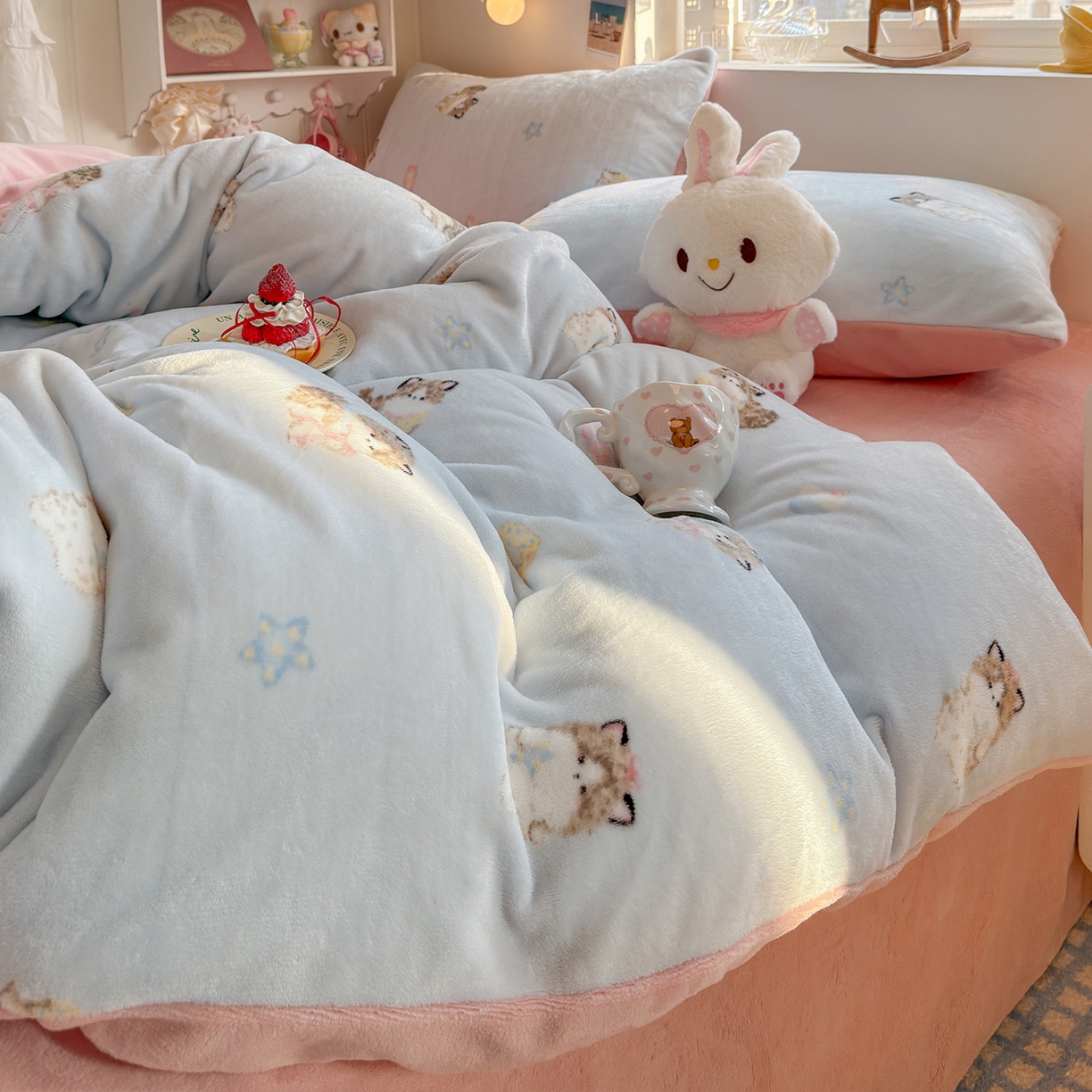 91家纺网 家纺一手货源 找家纺 罗亿家纺 2025新款ins小清新少女奶油卡通可爱加厚200克牛奶绒四件套【3.6公斤】（小红书推荐） 软萌猫-蓝