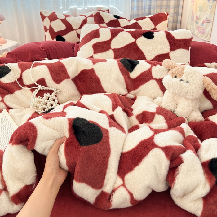 雅居纺家纺 2025新款保暖舒适兔绒印花四件套 红色爱心格