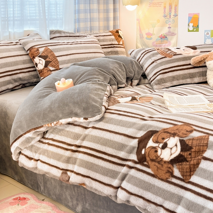 91家纺网 家纺一手货源 找家纺 雅居纺家纺 2025新款保暖舒适兔绒印花四件套 博士狗