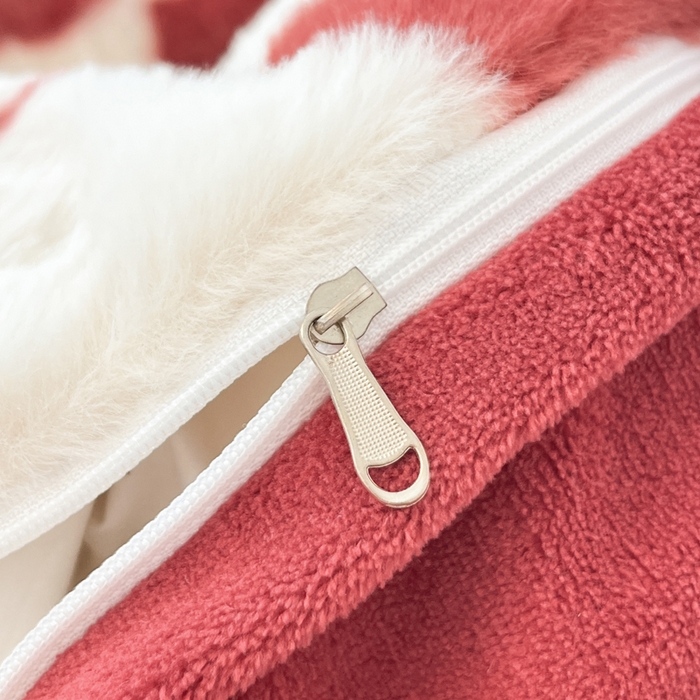 91家纺网 家纺一手货源 找家纺 雅居纺家纺 2025新款保暖舒适兔绒印花四件套 红色爱心格