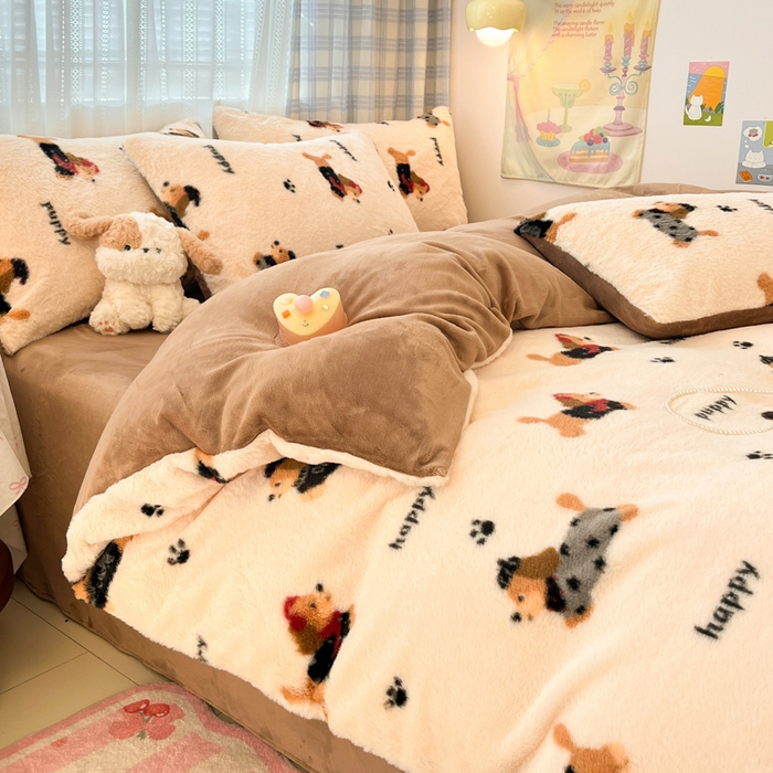 91家纺网 家纺一手货源 找家纺 雅居纺家纺 2025新款保暖舒适兔绒印花四件套 音乐腊肠狗