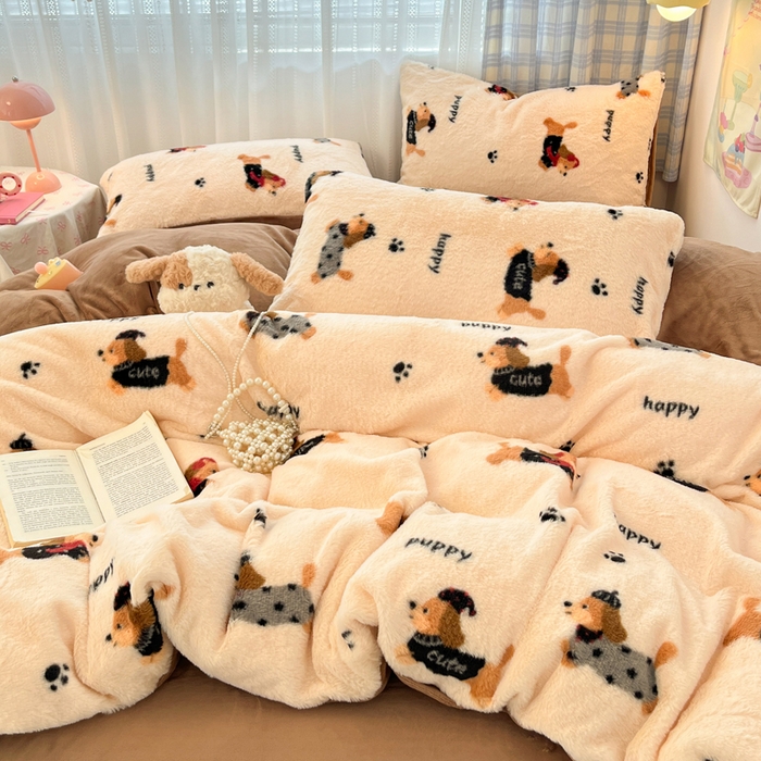 91家纺网 家纺一手货源 找家纺 雅居纺家纺 2025新款保暖舒适兔绒印花四件套 音乐腊肠狗