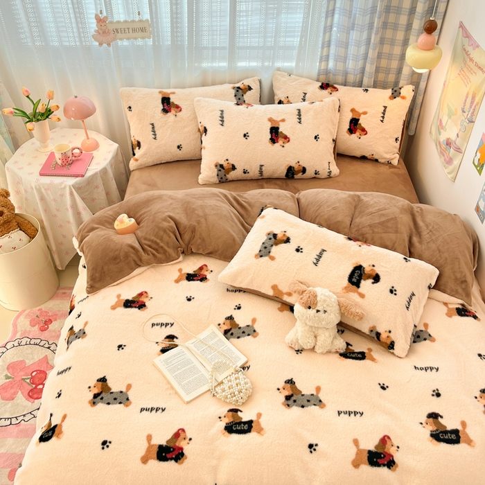 91家纺网 家纺一手货源 找家纺 雅居纺家纺 2025新款保暖舒适兔绒印花四件套 音乐腊肠狗