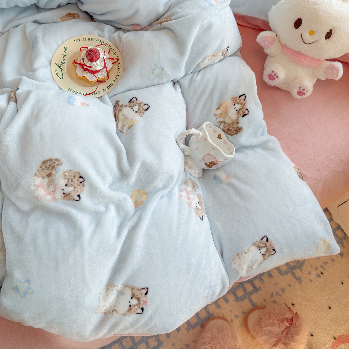 91家纺网 家纺一手货源 找家纺 罗亿家纺 2025新款ins小清新少女奶油卡通可爱加厚200克牛奶绒四件套【3.6公斤】（小红书推荐） 软萌猫-蓝