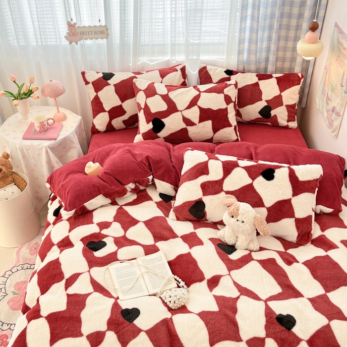 91家纺网 家纺一手货源 找家纺 雅居纺家纺 2025新款保暖舒适兔绒印花四件套 红色爱心格