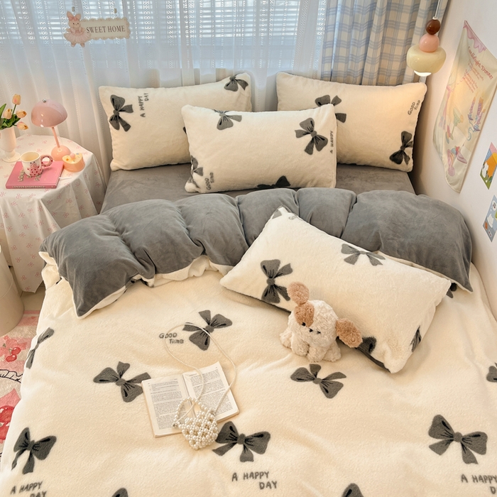 91家纺网 家纺一手货源 找家纺 雅居纺家纺 2025新款保暖舒适兔绒印花四件套 快乐蝴蝶结