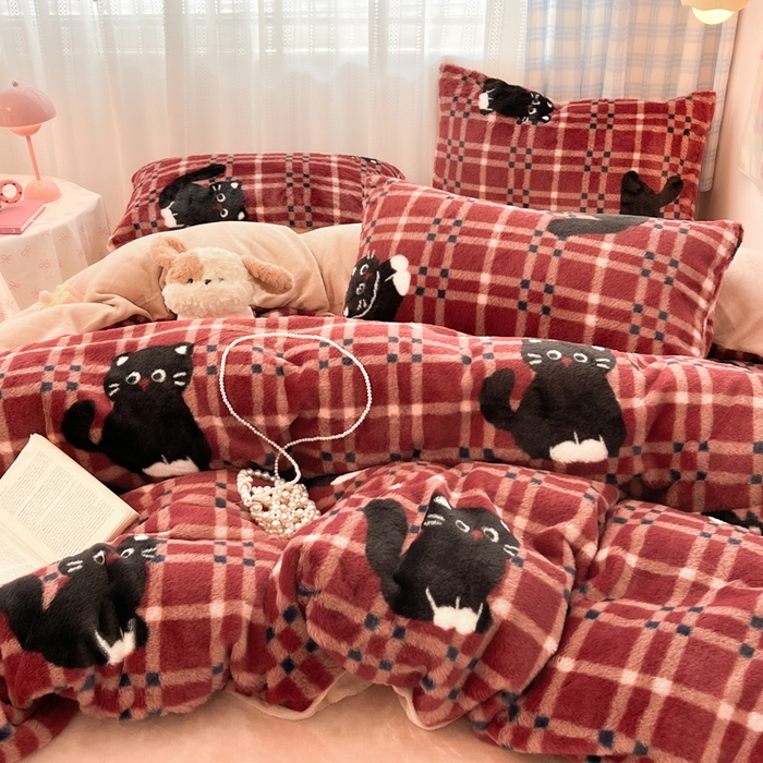 91家纺网 家纺一手货源 找家纺 雅居纺家纺 2025新款保暖舒适兔绒印花四件套 幸福小黑猫