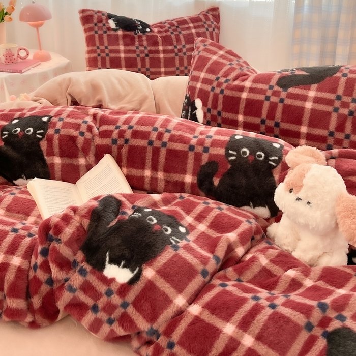 91家纺网 家纺一手货源 找家纺 雅居纺家纺 2025新款保暖舒适兔绒印花四件套 幸福小黑猫