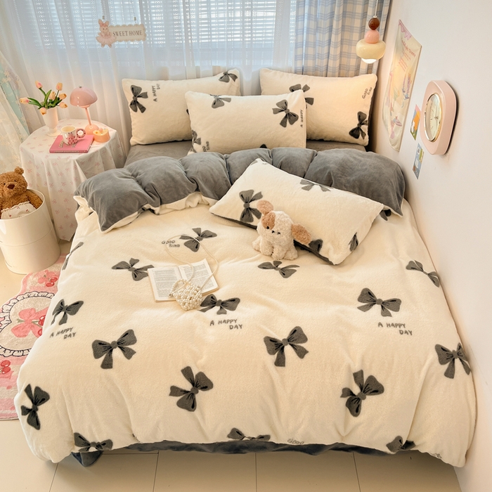 91家纺网 家纺一手货源 找家纺 雅居纺家纺 2025新款保暖舒适兔绒印花四件套 快乐蝴蝶结