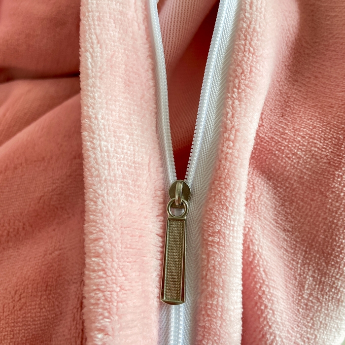 91家纺网 家纺一手货源 找家纺 富馨莱 2025新款牛奶绒纯色双拼被套 绒樱花粉