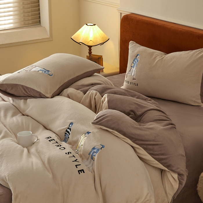 91家纺网 家纺一手货源 找家纺 ONE TWO ONE 121 新品【牛奶绒刺绣四件套】2025毛毯被子四件套单件床单被套床笠珊瑚绒牛奶绒冬被法兰绒兔毛绒 baby-棕咖