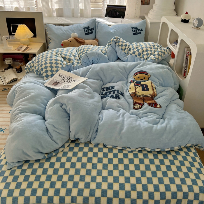 91家纺网 家纺一手货源 找家纺 雅居纺家纺 2025新款加厚牛奶绒毛巾绣卡通四件套 绅士小熊