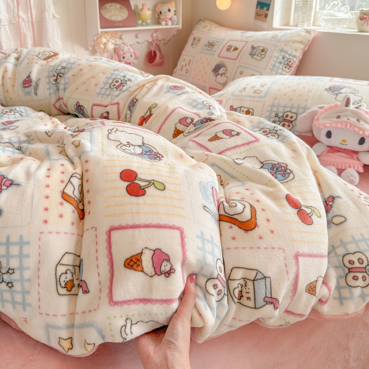 91家纺网 家纺一手货源 找家纺 罗亿家纺 2025新款ins小清新少女奶油卡通可爱加厚200克牛奶绒四件套【3.6公斤】（小红书推荐） 甜品屋