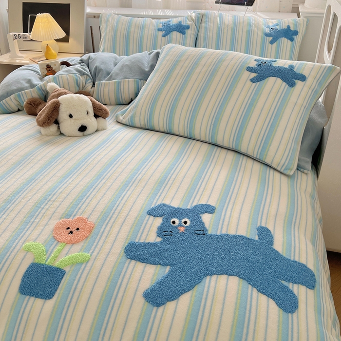 91家纺网 家纺一手货源 找家纺 雅居纺家纺 2025新款加厚牛奶绒毛巾绣卡通四件套 花盆小狗