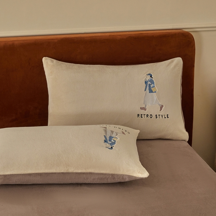 91家纺网 家纺一手货源 找家纺 ONE TWO ONE 121 新品【牛奶绒刺绣四件套】2025毛毯被子四件套单件床单被套床笠珊瑚绒牛奶绒冬被法兰绒兔毛绒 baby-棕咖