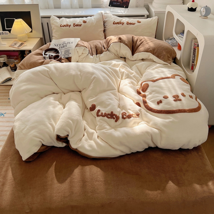 91家纺网 家纺一手货源 找家纺 （总）雅居纺家纺 2025新款加厚牛奶绒毛巾绣卡通四件套