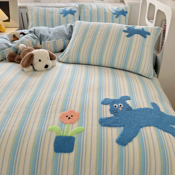 91家纺网 家纺一手货源 找家纺 雅居纺家纺 2025新款加厚牛奶绒毛巾绣卡通四件套 花盆小狗