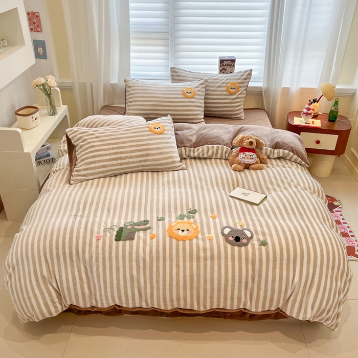 91家纺网 家纺一手货源 找家纺 （总）雅居纺家纺 2025新款加厚牛奶绒毛巾绣卡通四件套