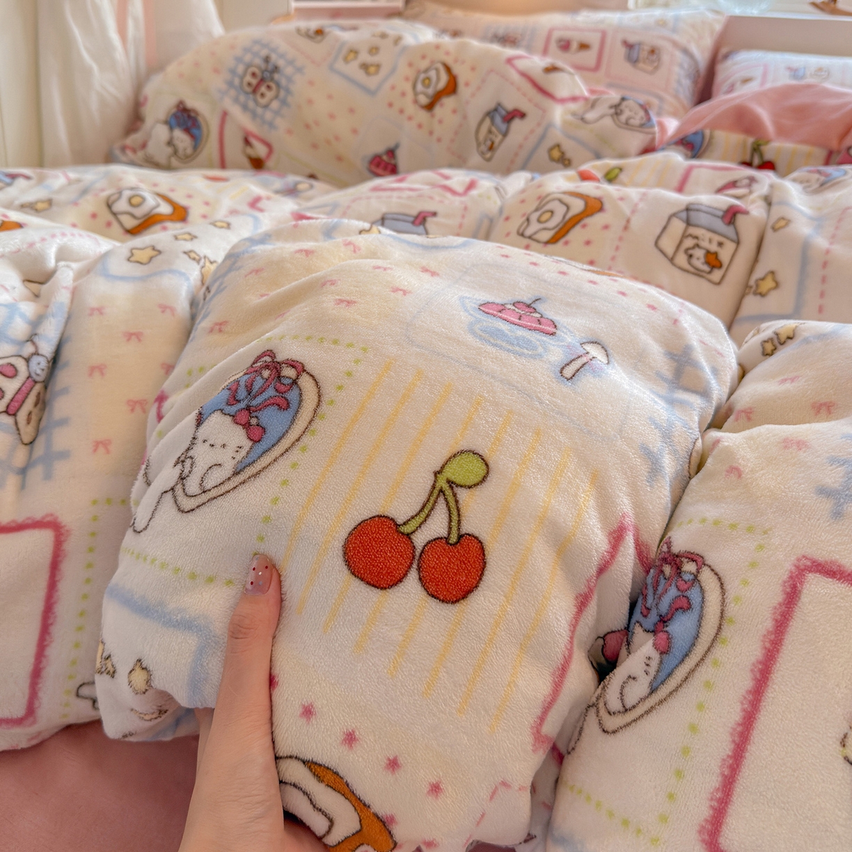 91家纺网 家纺一手货源 找家纺 罗亿家纺 2025新款ins小清新少女奶油卡通可爱加厚200克牛奶绒四件套【3.6公斤】（小红书推荐） 甜品屋