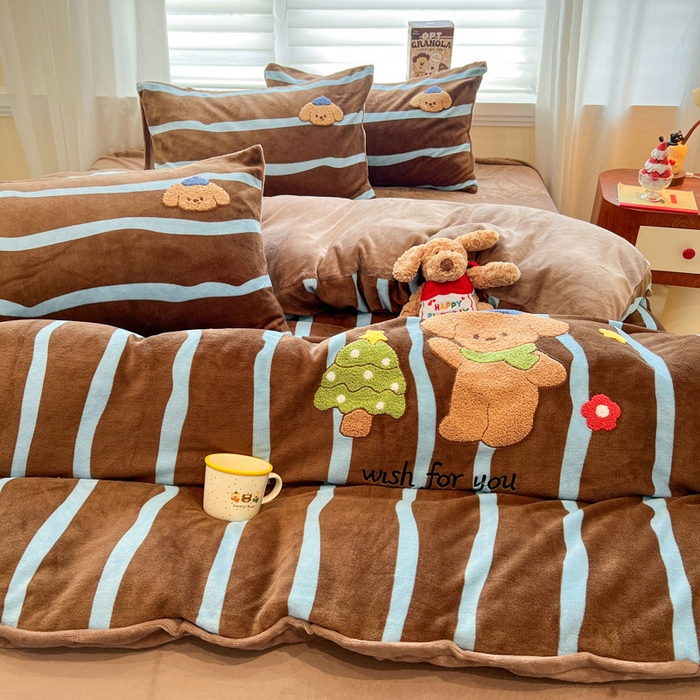 91家纺网 家纺一手货源 找家纺 雅居纺家纺 2025新款加厚牛奶绒毛巾绣卡通四件套 圣诞小狗