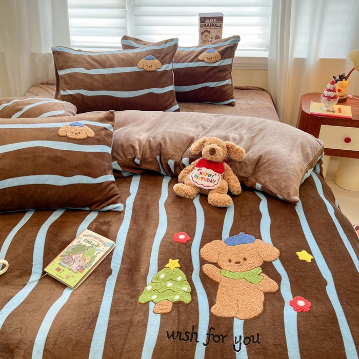 91家纺网 家纺一手货源 找家纺 雅居纺家纺 2025新款加厚牛奶绒毛巾绣卡通四件套 圣诞小狗