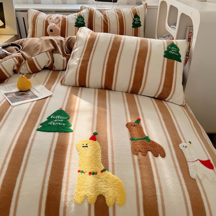 91家纺网 家纺一手货源 找家纺 雅居纺家纺 2025新款加厚牛奶绒毛巾绣卡通四件套 小羊坨