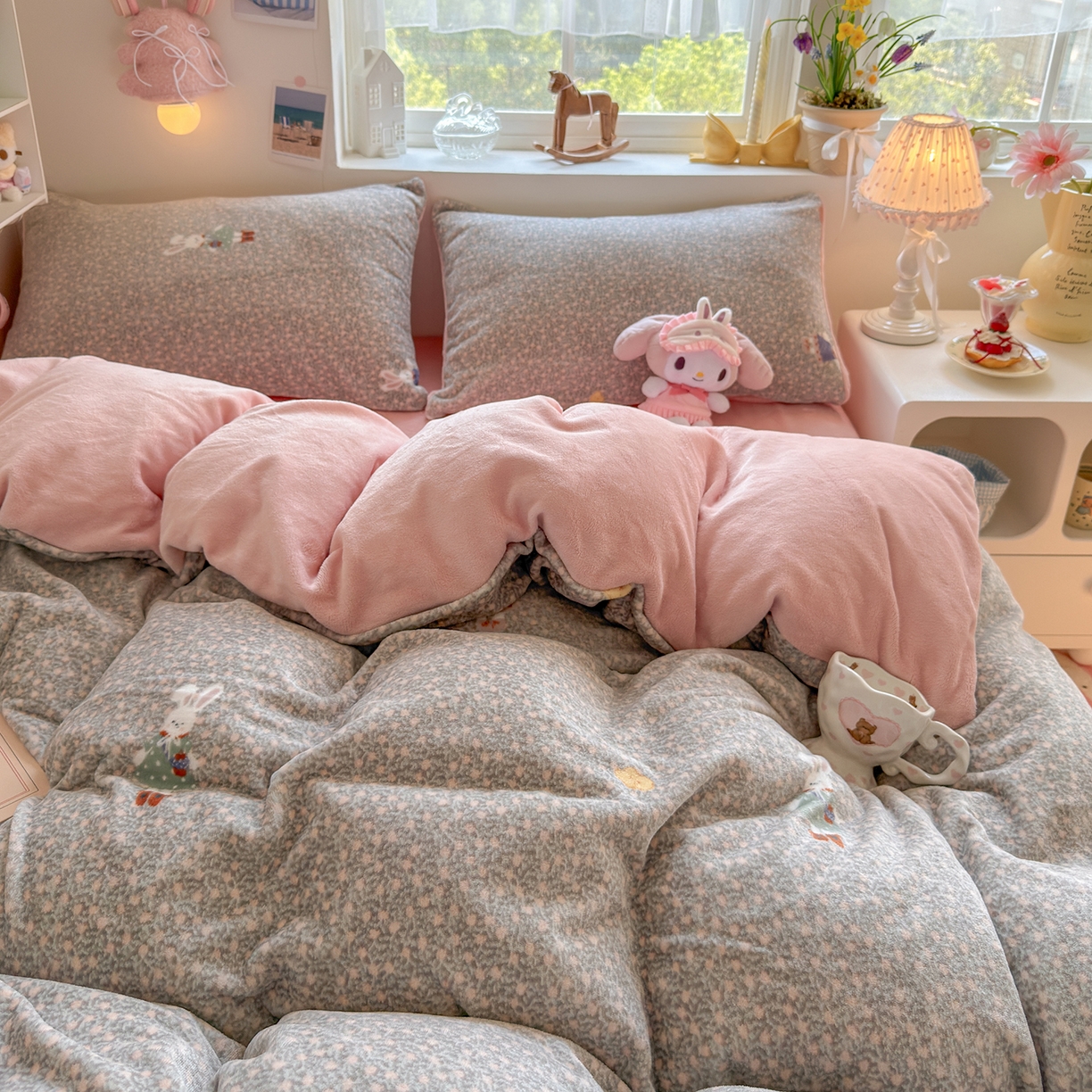罗亿家纺 2025新款ins小清新少女奶油卡通可爱加厚200克牛奶绒四件套【3.6公斤】（小红书推荐） 萱花