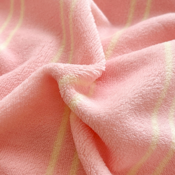 91家纺网 家纺一手货源 找家纺 雅居纺家纺 2025新款加厚牛奶绒毛巾绣卡通四件套 萌萌音乐狗