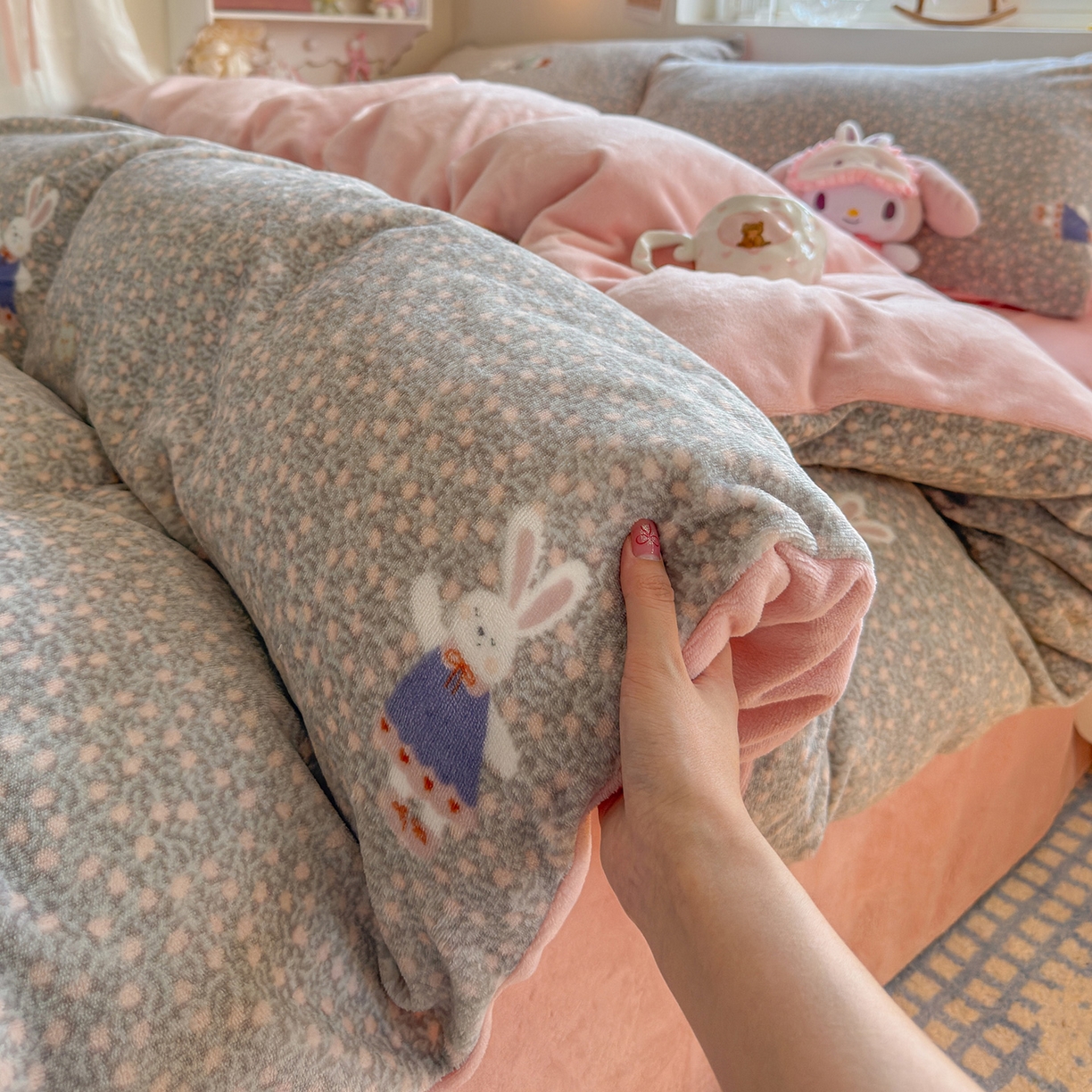 91家纺网 家纺一手货源 找家纺 罗亿家纺 2025新款ins小清新少女奶油卡通可爱加厚200克牛奶绒四件套【3.6公斤】（小红书推荐） 萱花