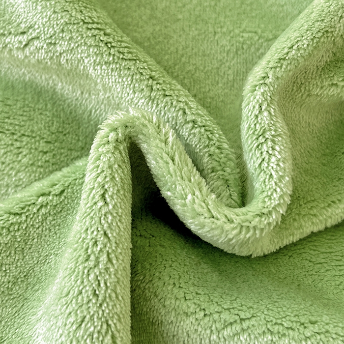 91家纺网 家纺一手货源 找家纺 富馨莱 2025新款牛奶绒纯色双拼被套 双拼果绿+绅士灰