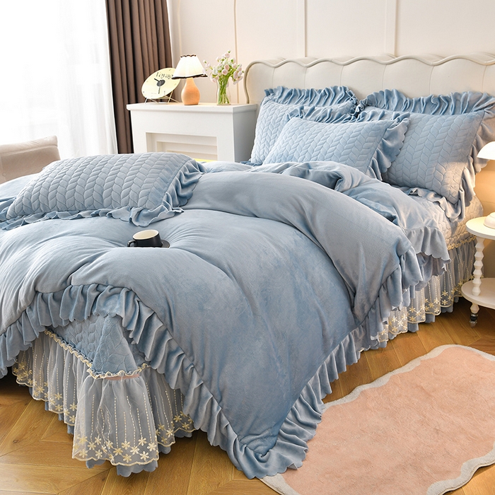 91家纺网 家纺一手货源 找家纺 铠畅家纺 2025新款丰眠系列牛奶绒床盖四件套 丰眠-雾蓝