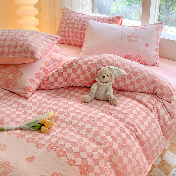 91家纺网 家纺一手货源 找家纺 （总）雅居纺家纺 2025新款立体雕花牛奶绒四件套-幸运花系列