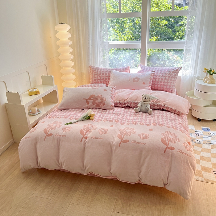 91家纺网 家纺一手货源 找家纺 （总）雅居纺家纺 2025新款立体雕花牛奶绒四件套-幸运花系列