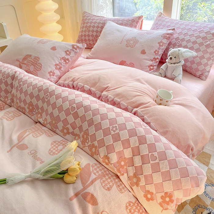 91家纺网 家纺一手货源 找家纺 （总）雅居纺家纺 2025新款立体雕花牛奶绒四件套-幸运花系列