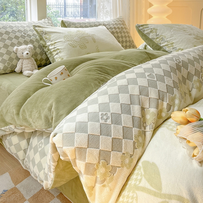 91家纺网 家纺一手货源 找家纺 （总）雅居纺家纺 2025新款立体雕花牛奶绒四件套-幸运花系列