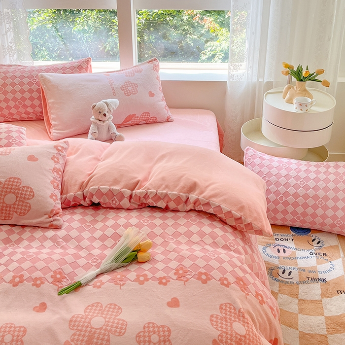 91家纺网 家纺一手货源 找家纺 （总）雅居纺家纺 2025新款立体雕花牛奶绒四件套-幸运花系列