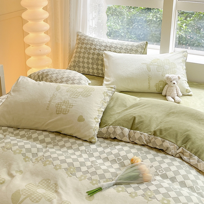 91家纺网 家纺一手货源 找家纺 雅居纺家纺 2025新款立体雕花牛奶绒四件套-幸运花系列 幸运花-绿