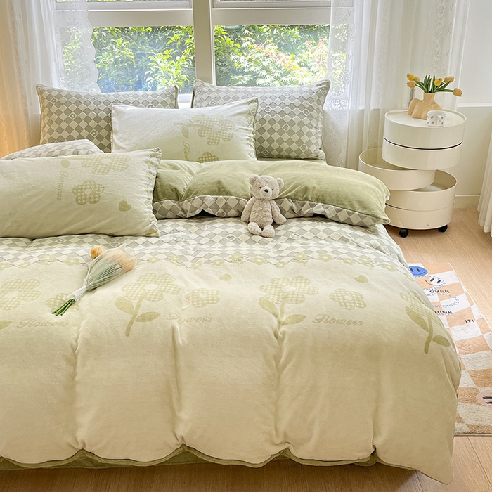 91家纺网 家纺一手货源 找家纺 雅居纺家纺 2025新款立体雕花牛奶绒四件套-幸运花系列 幸运花-绿