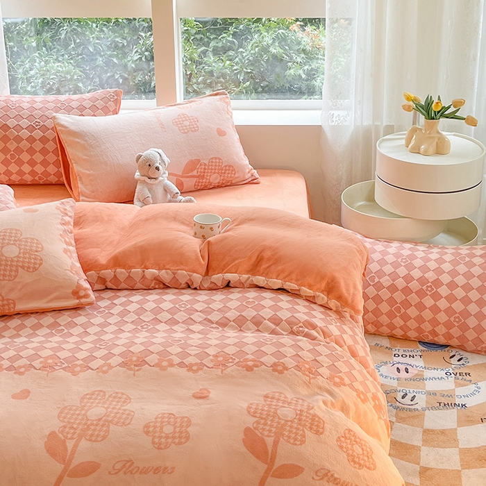 91家纺网 家纺一手货源 找家纺 雅居纺家纺 2025新款立体雕花牛奶绒四件套-幸运花系列 幸运花-桔