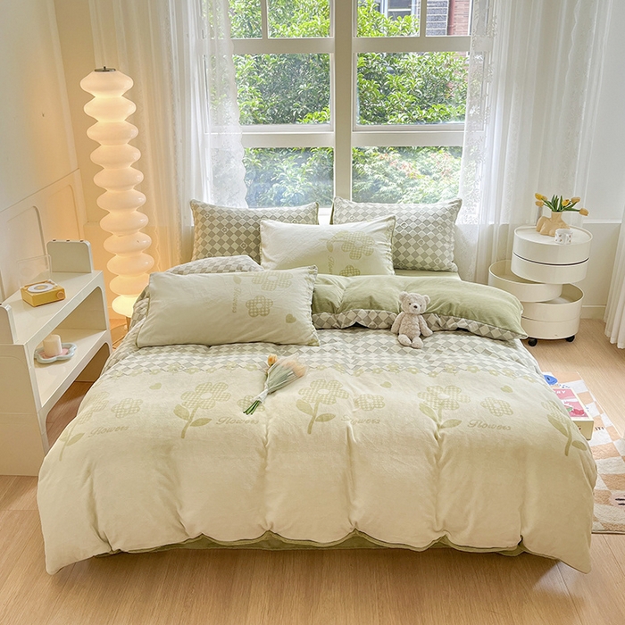 91家纺网 家纺一手货源 找家纺 雅居纺家纺 2025新款立体雕花牛奶绒四件套-幸运花系列 幸运花-绿