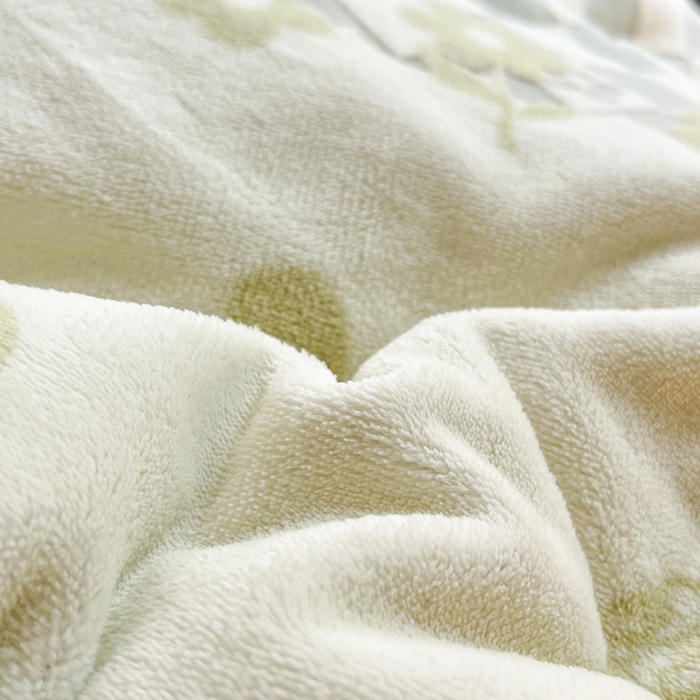 91家纺网 家纺一手货源 找家纺 雅居纺家纺 2025新款立体雕花牛奶绒四件套-幸运花系列 幸运花-绿