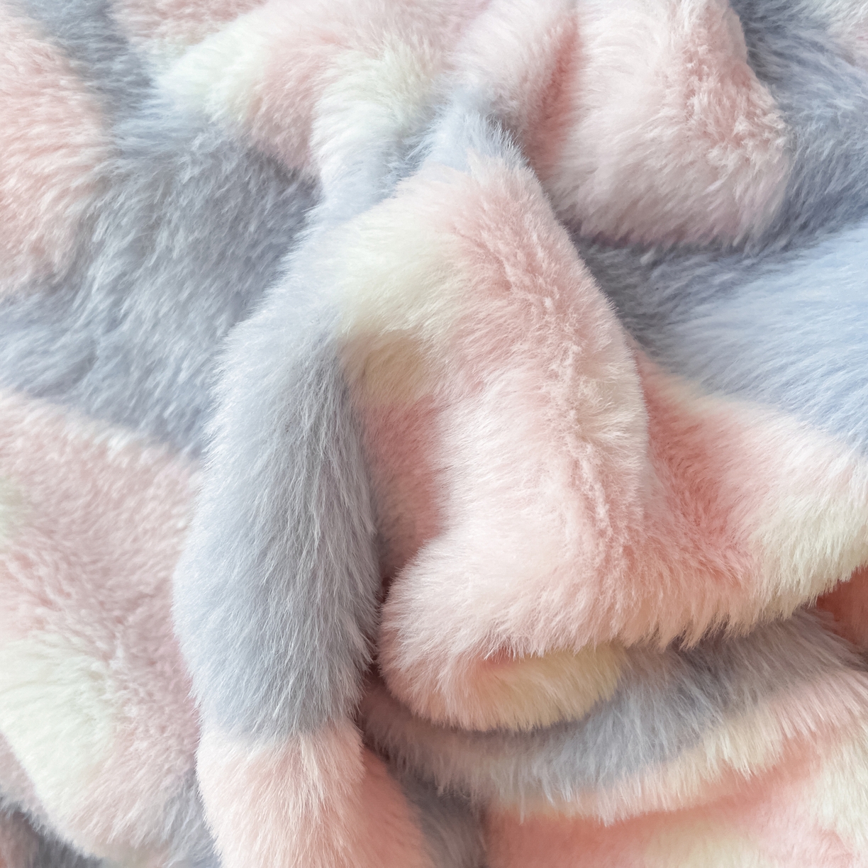 91家纺网 家纺一手货源 找家纺 雅居纺家纺 2025新款立体雕花兔绒牛奶绒四件套 小蘑菇-蓝粉