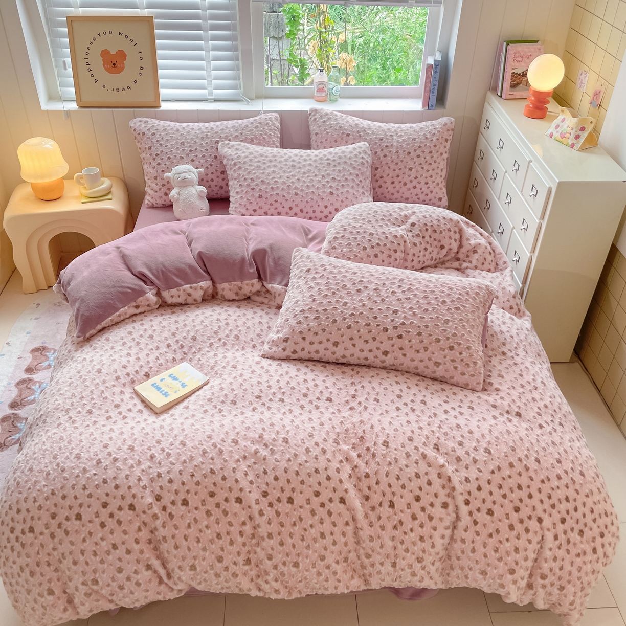 91家纺网 家纺一手货源 找家纺 雅居纺家纺 2025新款立体雕花兔绒牛奶绒四件套 豹纹-豆沙