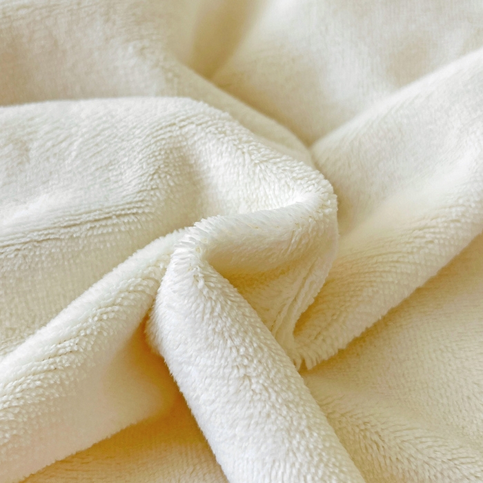 91家纺网 家纺一手货源 找家纺 富馨莱 2025新款牛奶绒纯色双拼被套 双拼奶昔白+黄