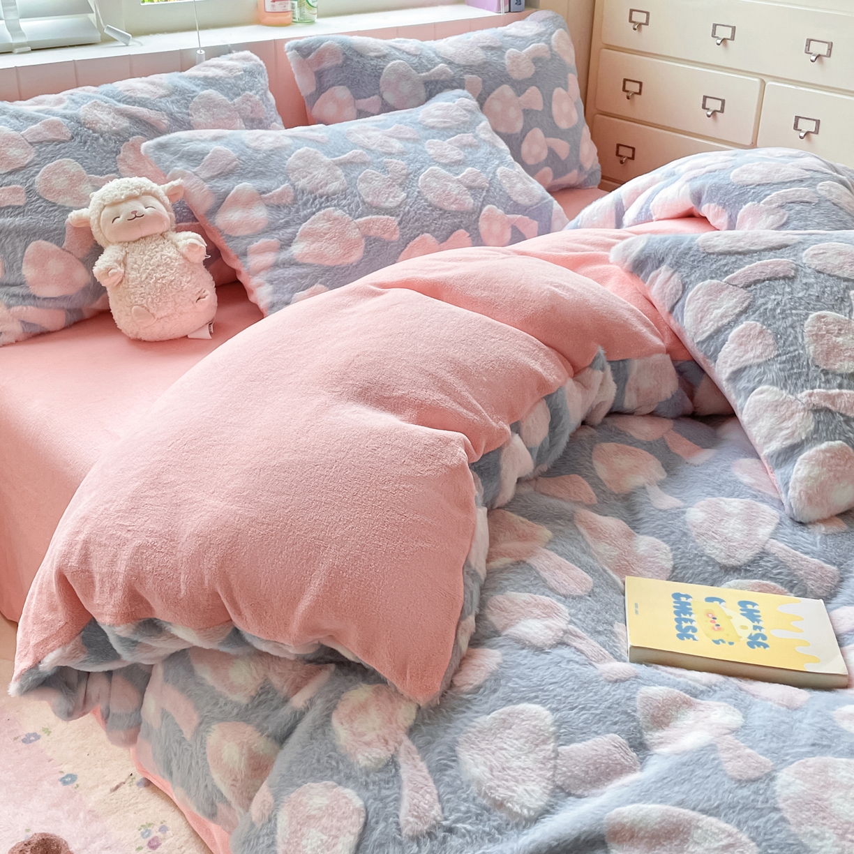 91家纺网 家纺一手货源 找家纺 （总）雅居纺家纺 2025新款立体雕花兔绒牛奶绒四件套