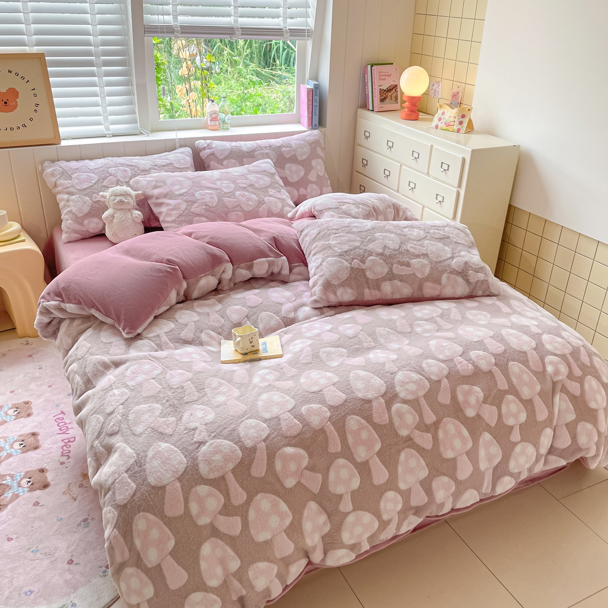 91家纺网 家纺一手货源 找家纺 雅居纺家纺 2025新款立体雕花兔绒牛奶绒四件套 小蘑菇-豆沙