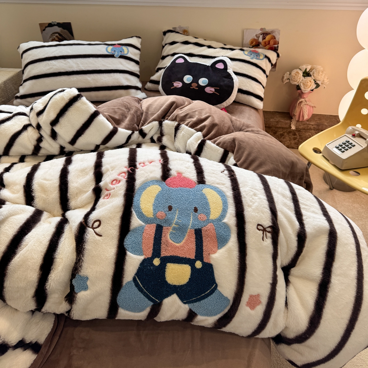 91家纺网 家纺一手货源 找家纺 雅居纺家纺 2025新款兔绒毛牛奶绒毛巾绣四件套 兔绒-晚安小象